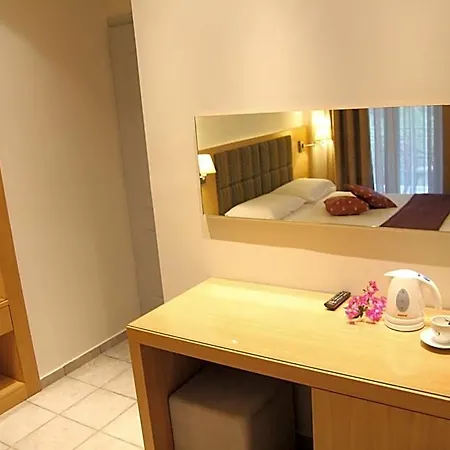 Achilles Hotel 3*