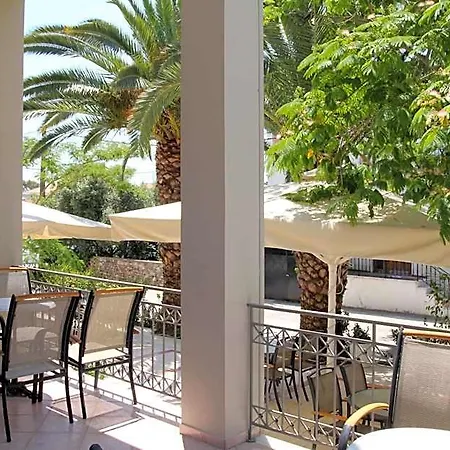 Achilles Hotel 3*