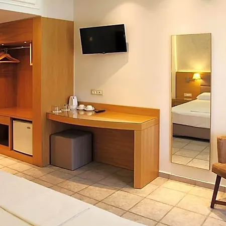 Achilles Hotel 3*