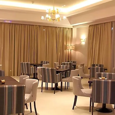 Achilles Hotel 3*